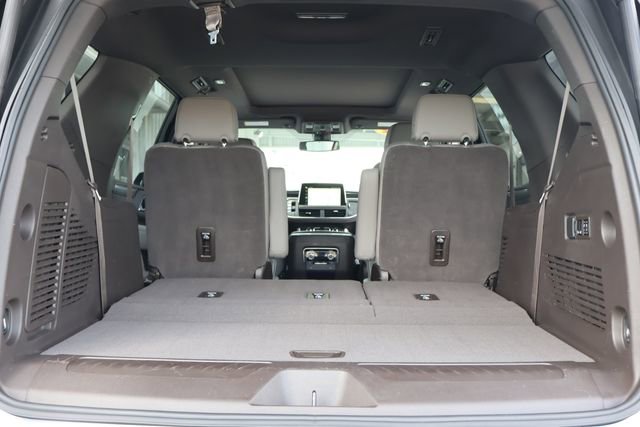 Used 2022 GMC Yukon SLT w/ SLT Luxury Package RWD image 22