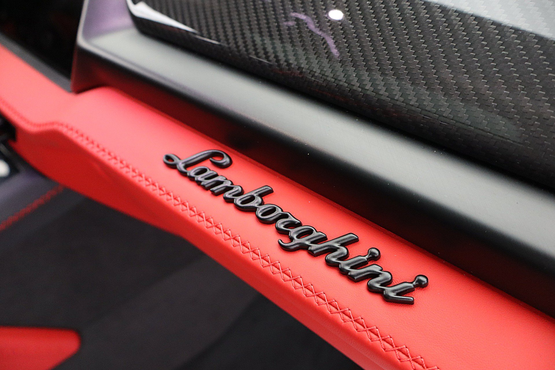 Used 2025 Lamborghini Urus S AWD/4WD image 30