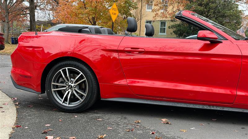 Used 2017 Ford Mustang Premium image 8