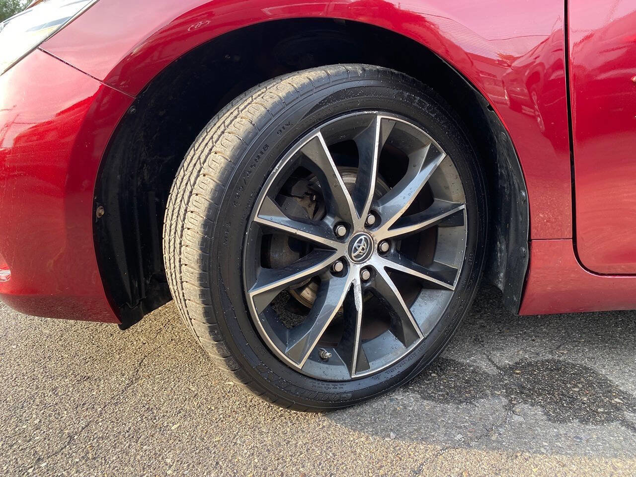 Used 2015 Toyota Camry XSE image 22