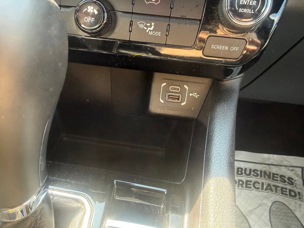Used 2024 Jeep Compass Latitude AWD/4WD image 21