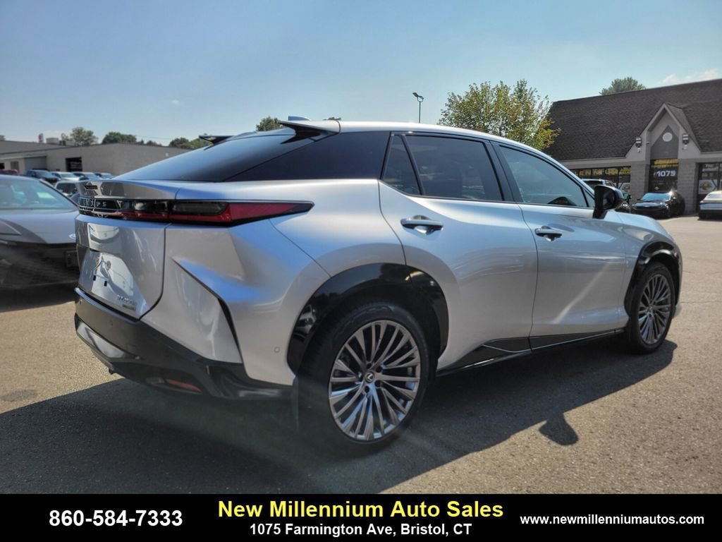 Used 2023 Lexus RZ 450e Premium w/ Accessory Package (A2) image 5