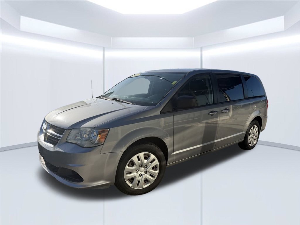 Used 2018 Dodge Grand Caravan SE w/ UConnect Hands-Free Group