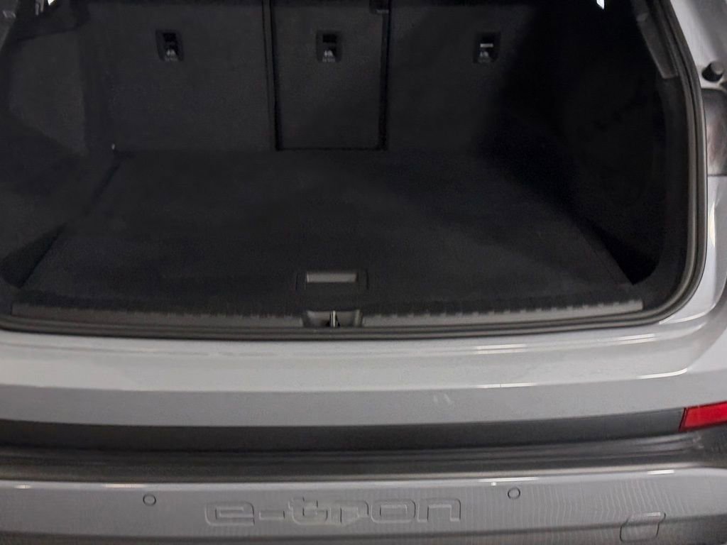 Used 2025 Audi Q4 e-tron Premium Plus w/ Premium Plus image 26