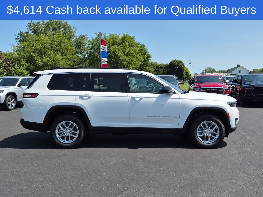 New 2026 Jeep Grand Cherokee L Laredo w/ Trailer Tow Package AWD/4WD image 2