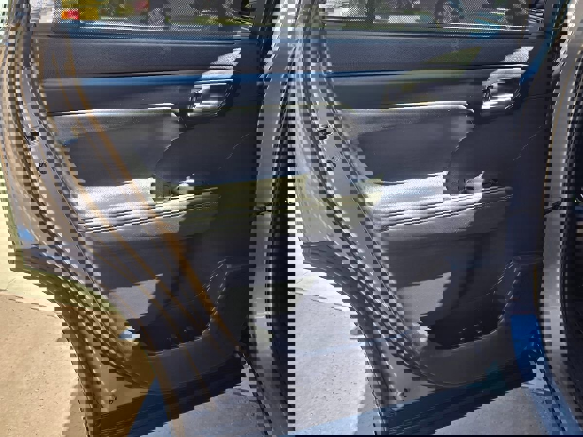 Used 2020 Toyota Highlander XLE image 29