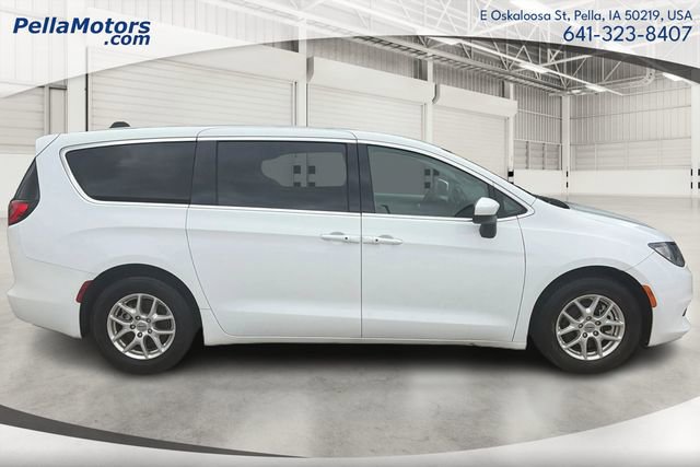 Used 2023 Chrysler Voyager LX FWD image 2