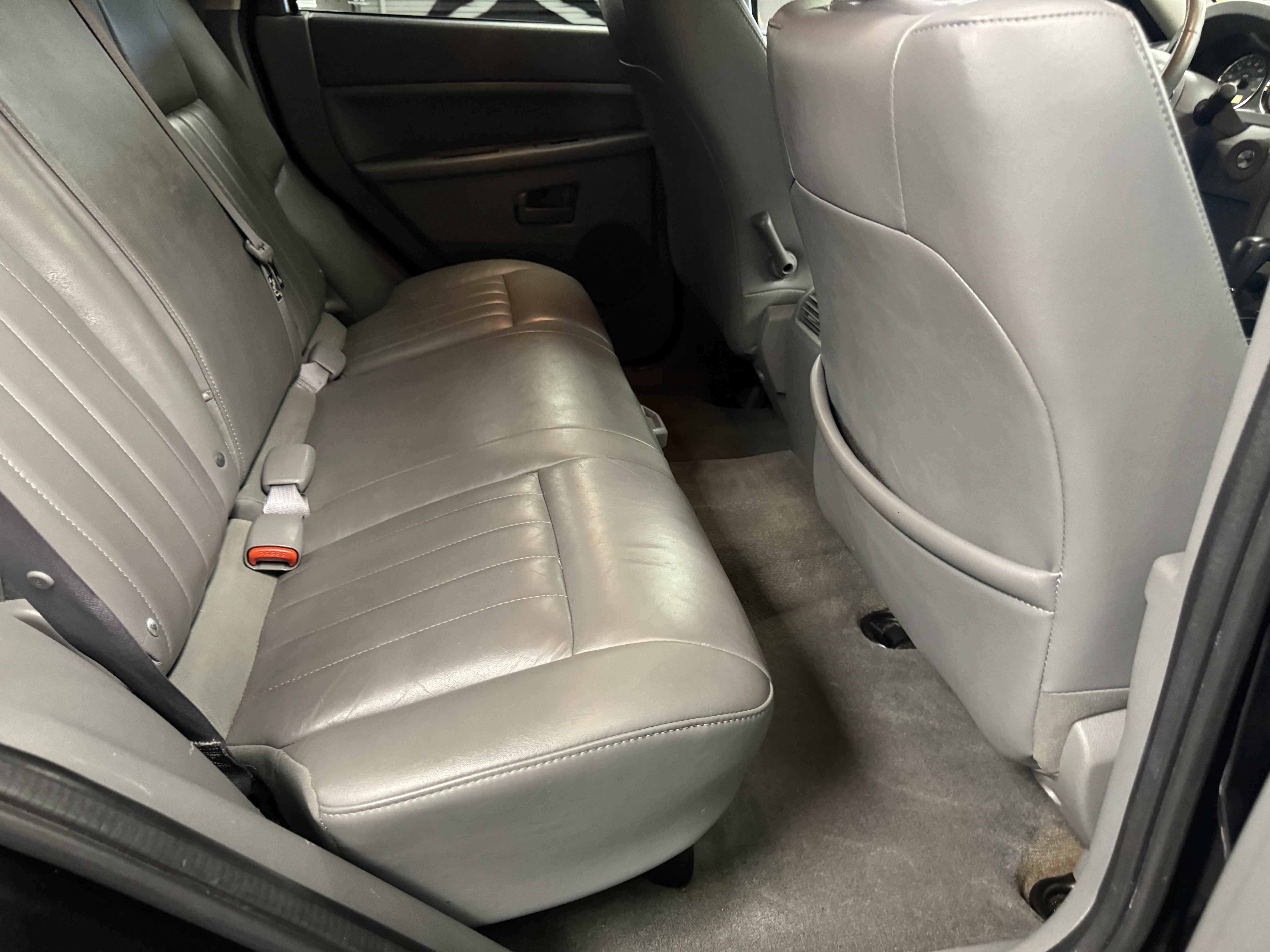 Used 2007 Jeep Grand Cherokee Laredo RWD image 15
