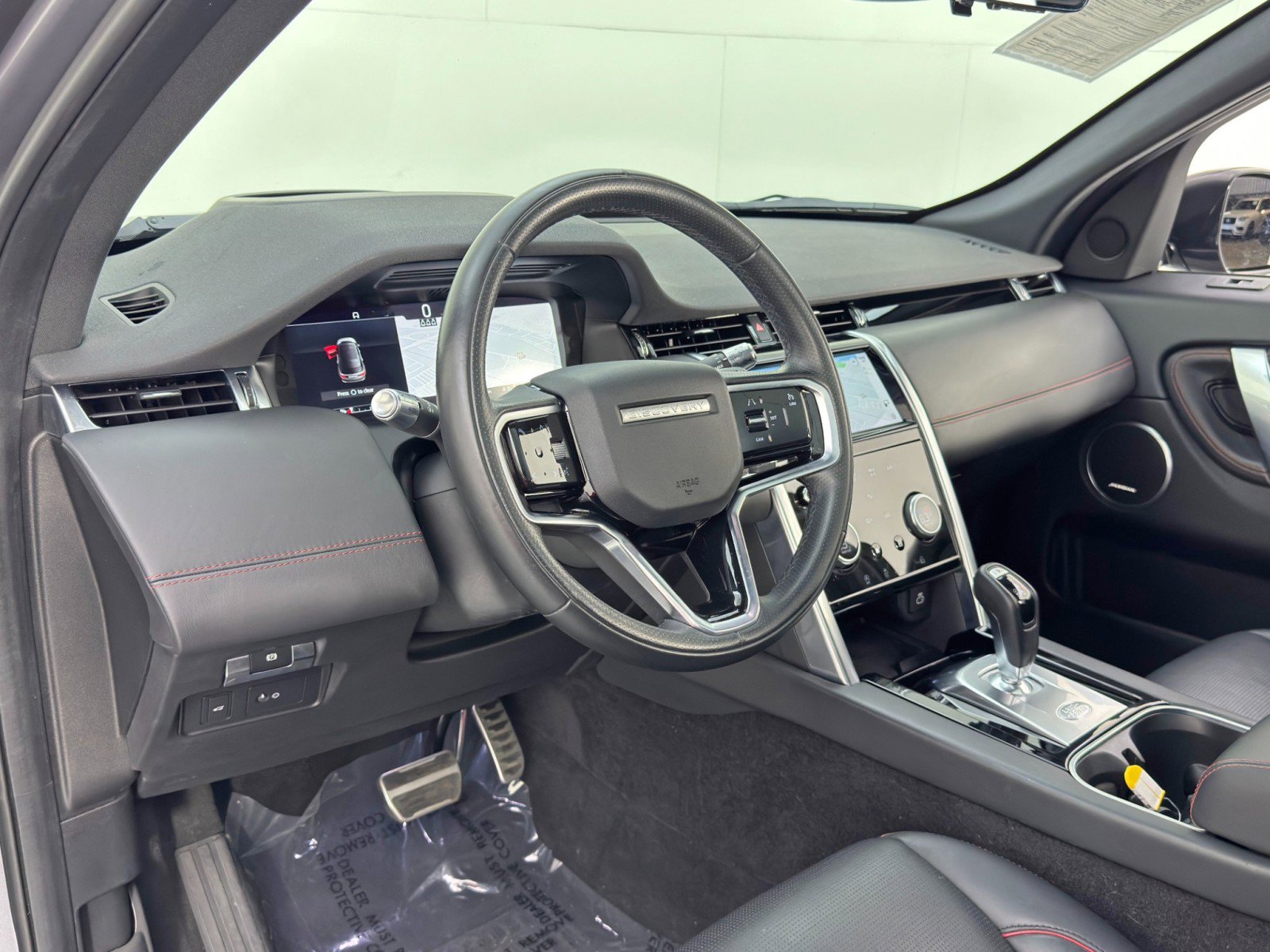 Used 2021 Land Rover Discovery Sport SE R-Dynamic image 13