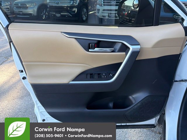 Used 2019 Toyota RAV4 XLE w/ Convenience Package AWD/4WD image 13