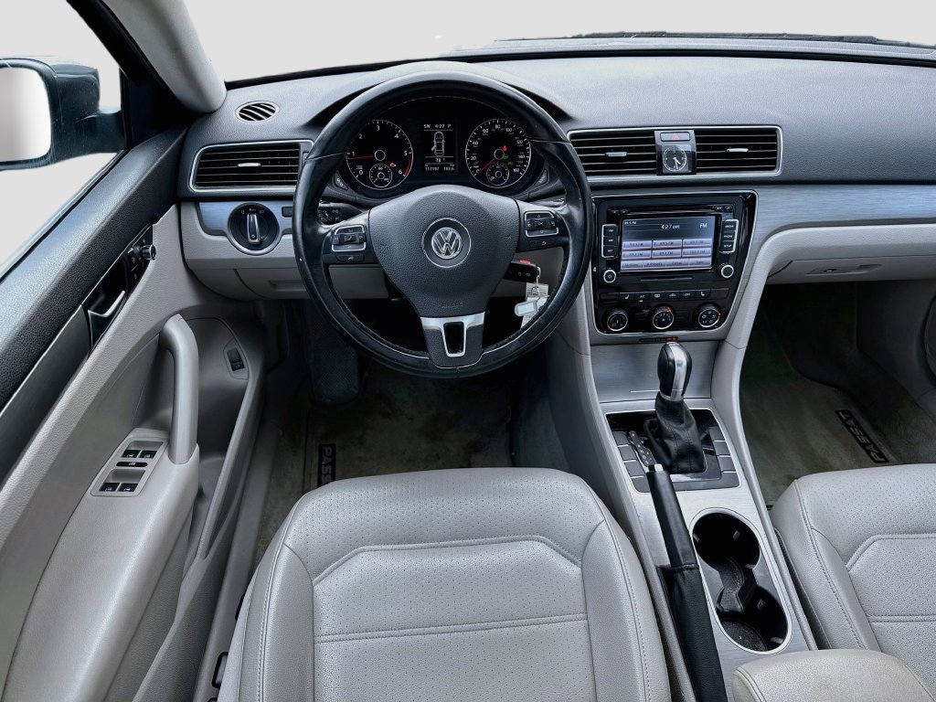 Used 2015 Volkswagen Passat TDI SE FWD image 24