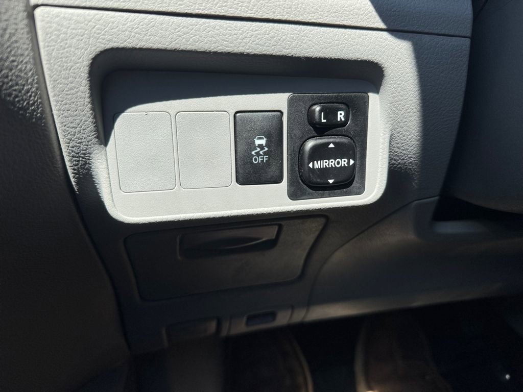 Used 2010 Toyota Corolla LE image 27