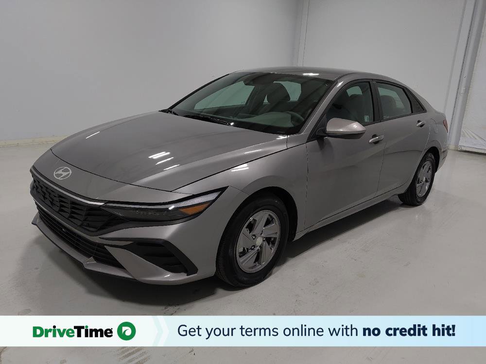 Used 2025 Hyundai Elantra SE w/ Cargo Package image 1