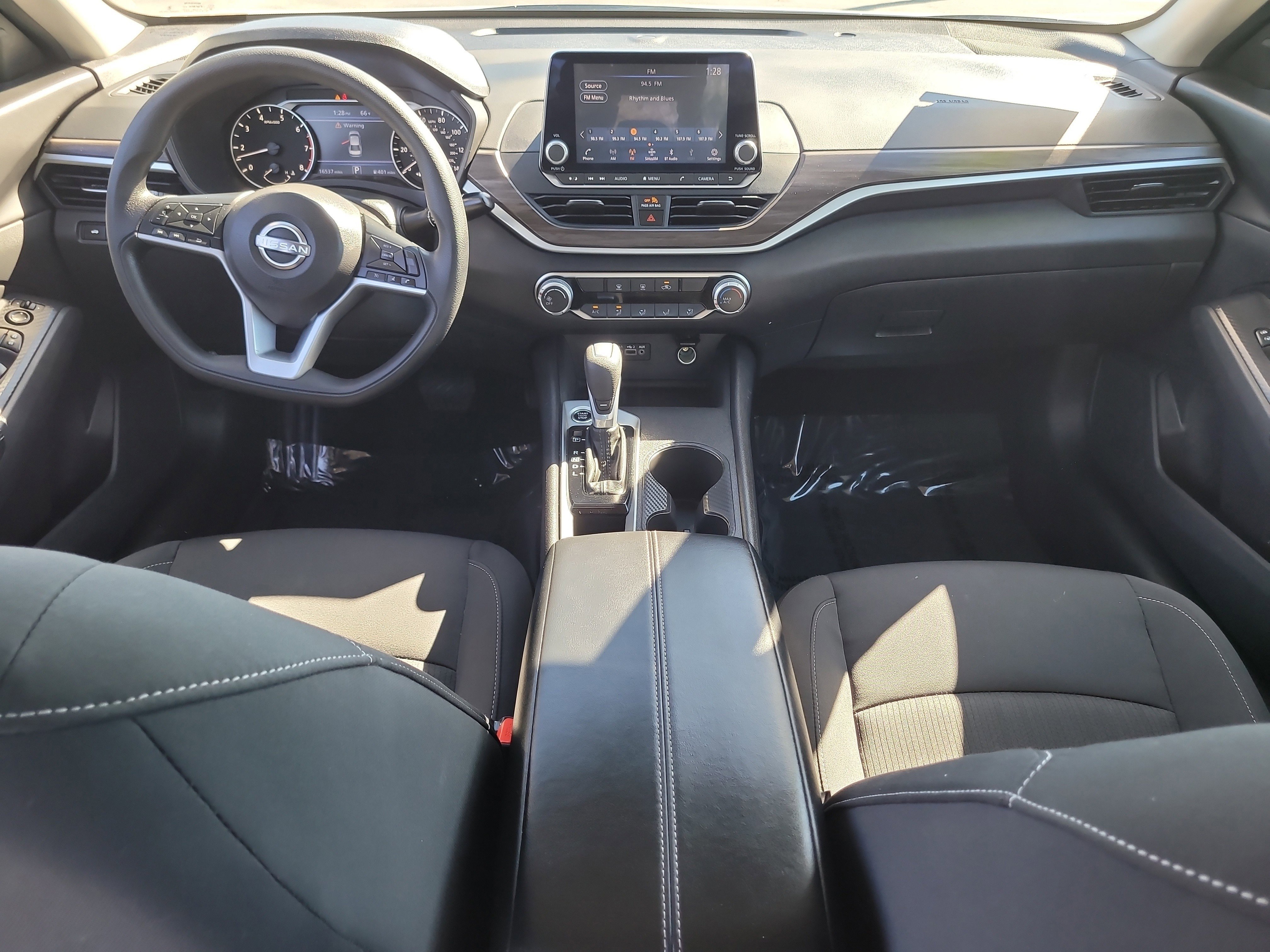 Used 2025 Nissan Altima 2.5 SV image 14