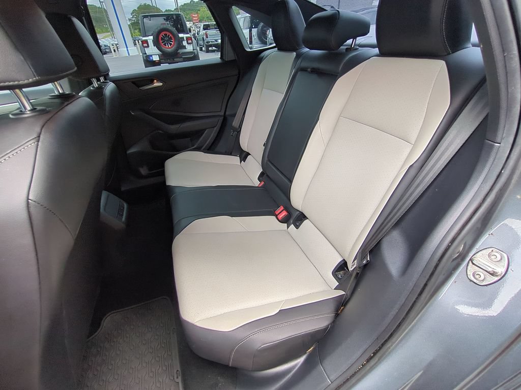 Used 2020 Volkswagen Jetta R-Line w/ R-Line Cold Weather Package FWD image 15