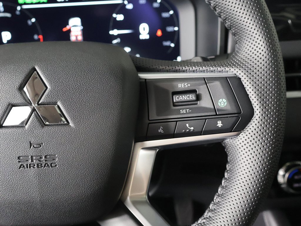 New 2025 Mitsubishi Outlander SE image 45