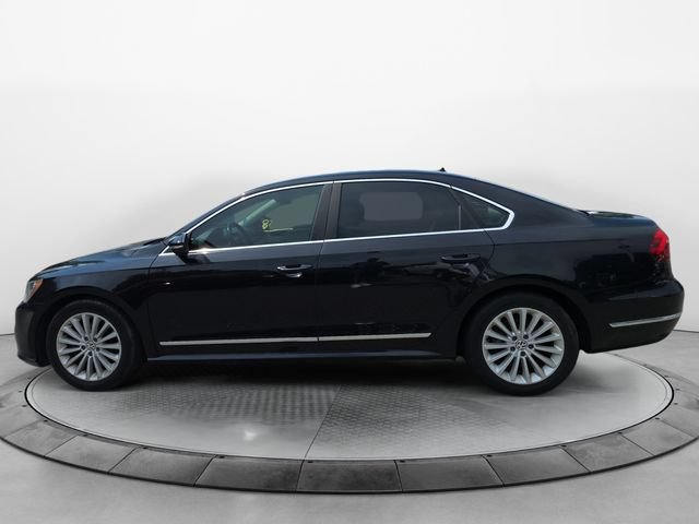Used 2017 Volkswagen Passat 1.8T SE FWD image 2