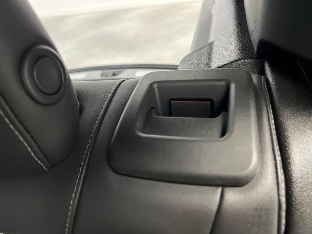 Used 2024 Cadillac XT4 Premium Luxury image 15