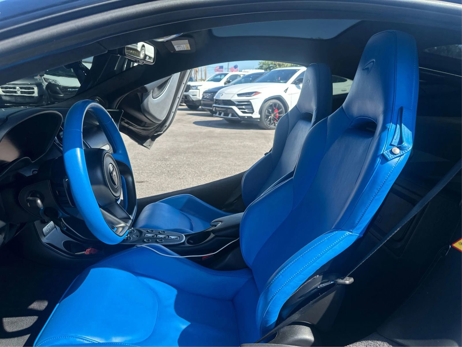 Used 2023 McLaren GT RWD image 9