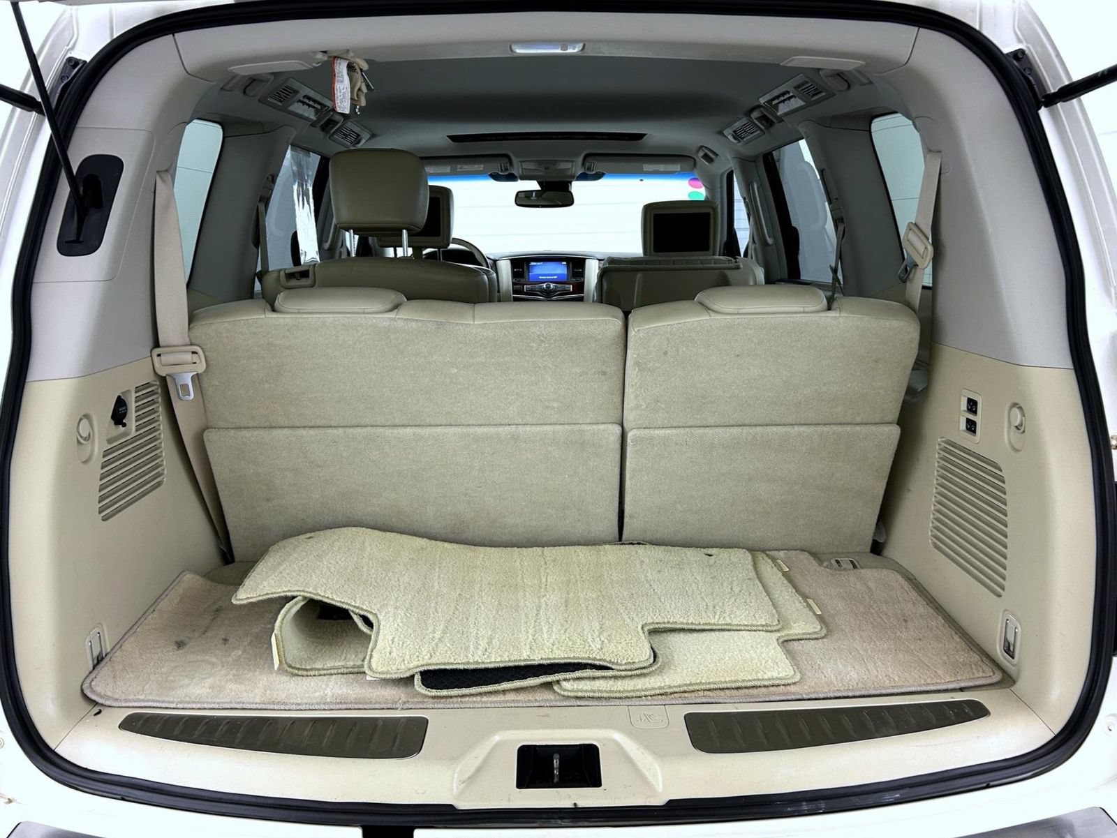 Used 2016 INFINITI QX80 4WD w/ Deluxe Technology Package image 24