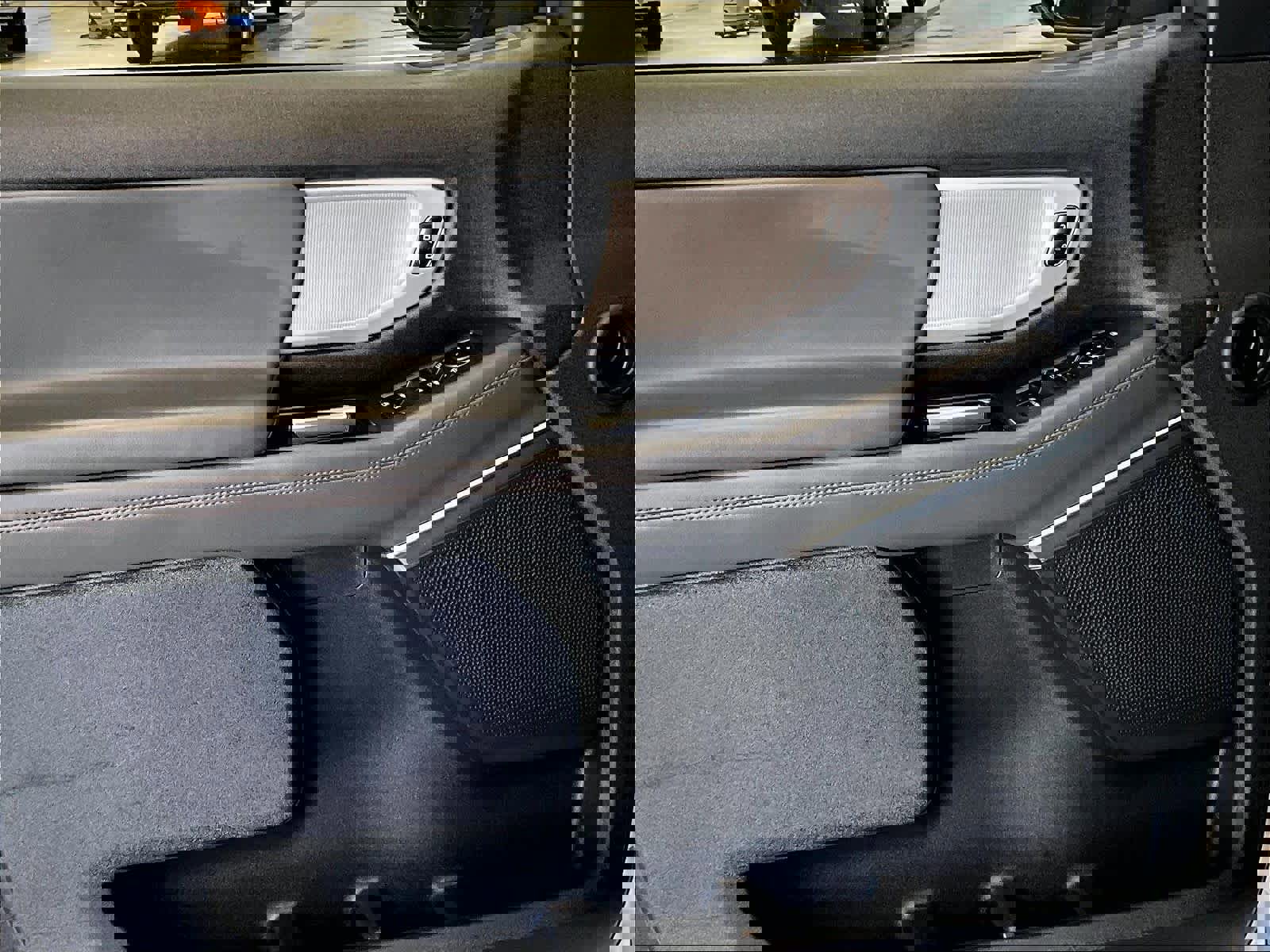 Used 2025 Ford Expedition Max Active image 9