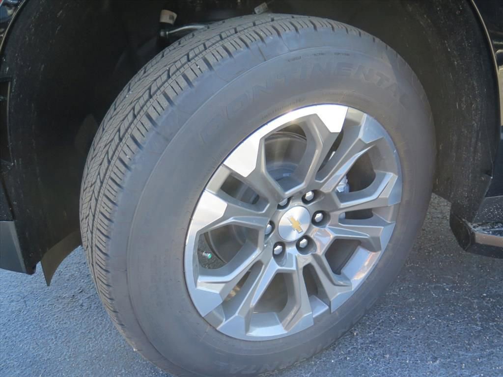 New 2026 Chevrolet Suburban LT w/ Comfort Package image 16