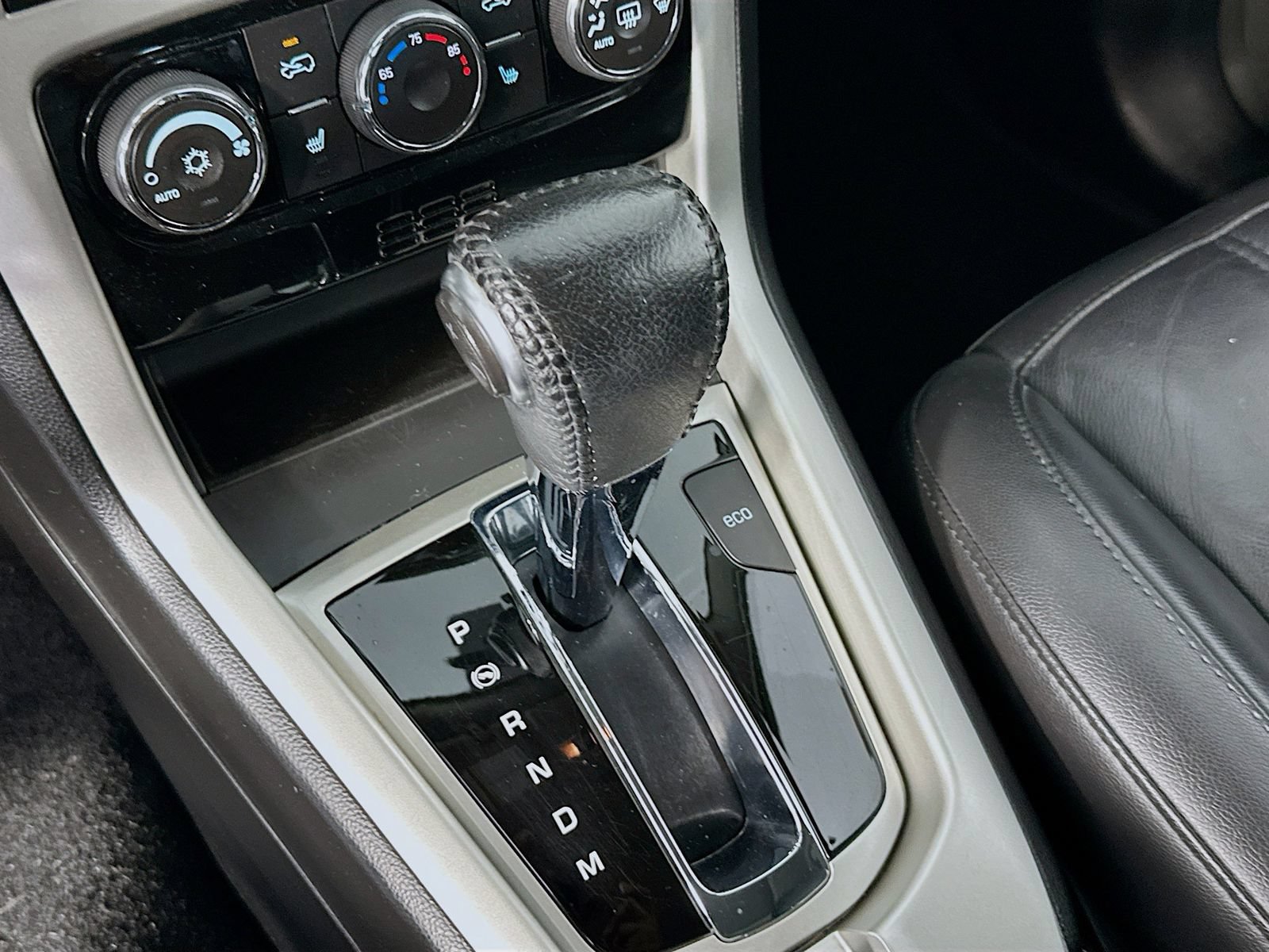 Used 2014 Chevrolet Captiva Sport LTZ FWD image 15
