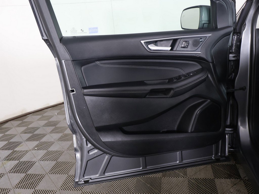 Used 2024 Ford Edge Titanium image 22