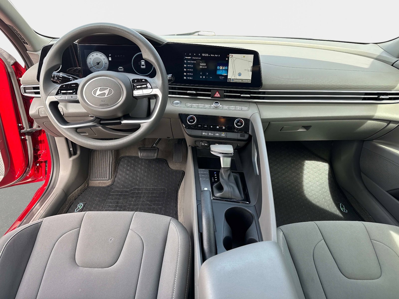 Used 2024 Hyundai Elantra SEL image 17