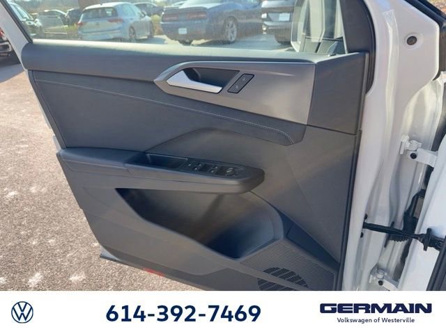 New 2026 Volkswagen Taos SE image 23