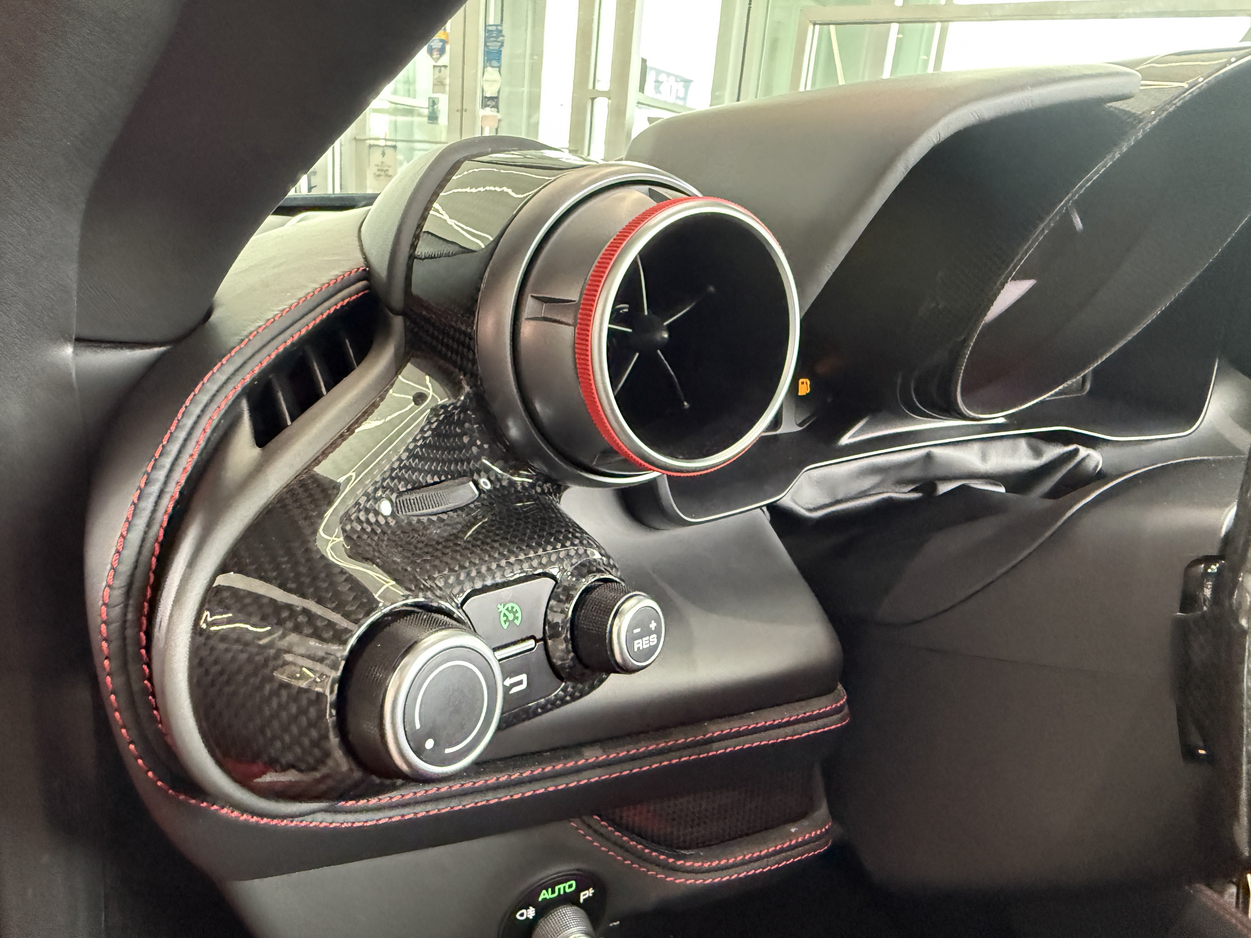 Used 2021 Ferrari F8 Tributo RWD image 20