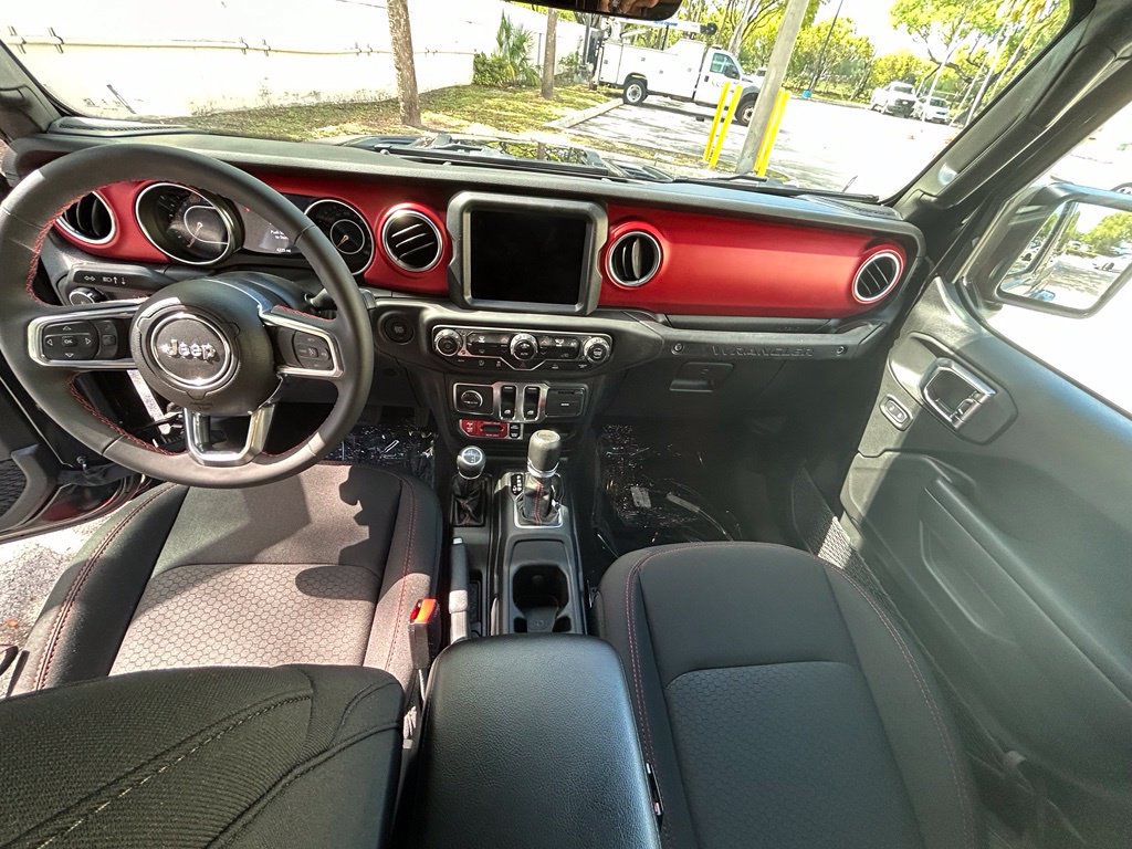 Used 2023 Jeep Wrangler Rubicon AWD/4WD image 10