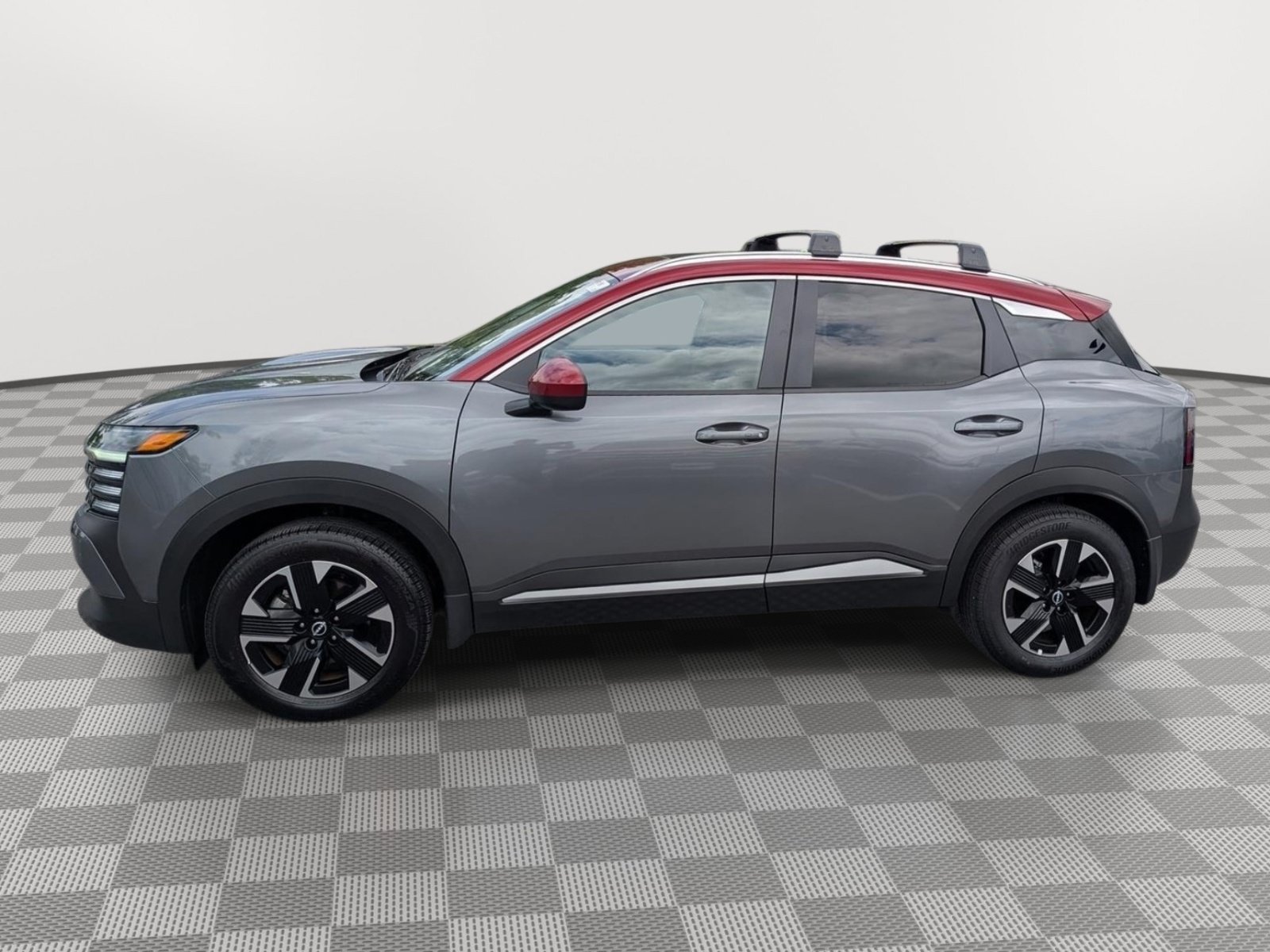 Used 2025 Nissan Kicks SV w/ SV Premium Package AWD/4WD image 2