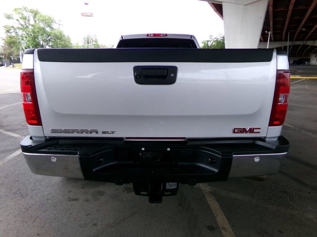 Used 2011 GMC Sierra 3500 SLT w/ SLT Convenience Package AWD/4WD image 7