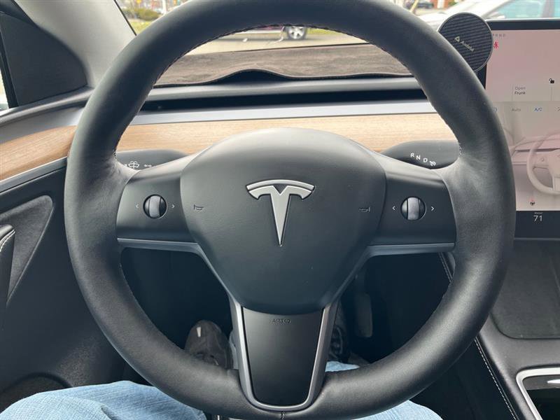 Used 2024 Tesla Model Y Long Range image 17