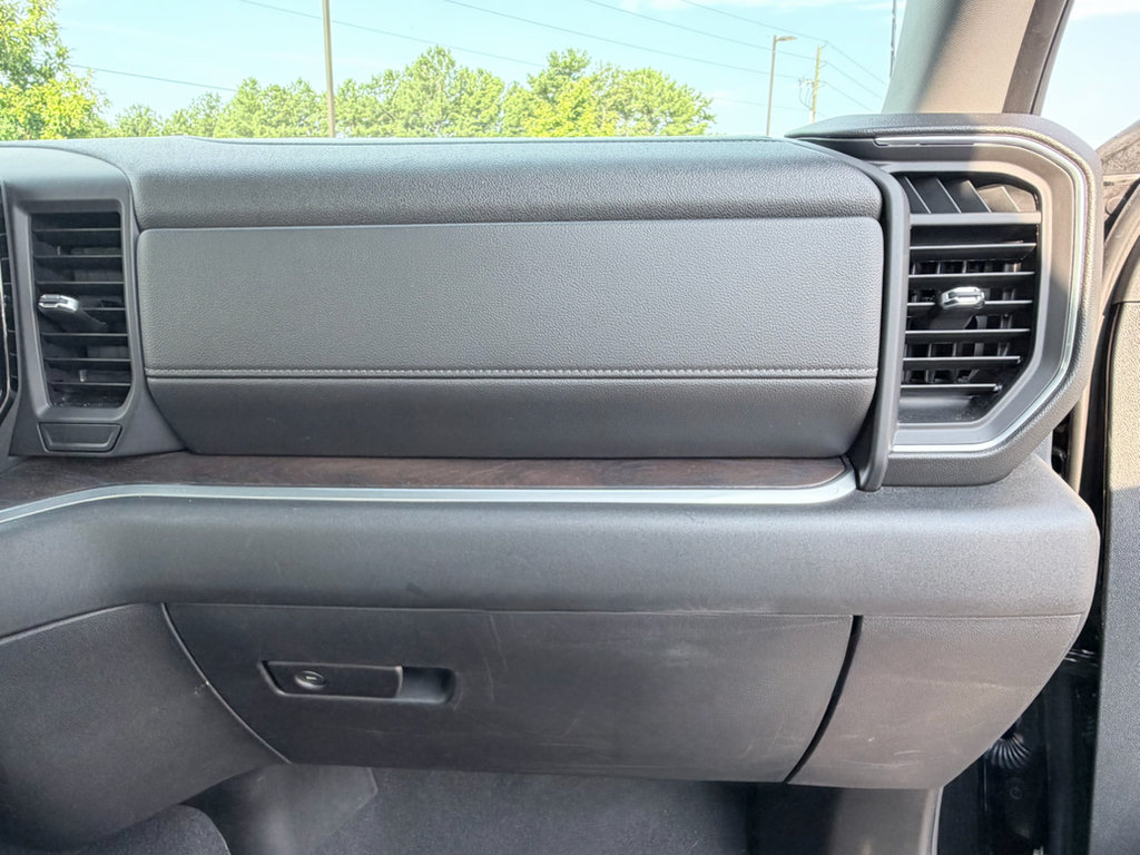 Used 2026 GMC Sierra 1500 SLT AWD/4WD image 19
