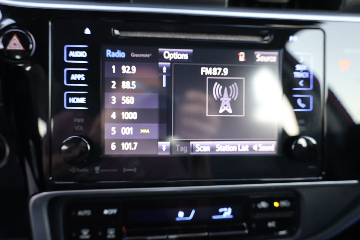 Used 2017 Toyota Corolla SE FWD image 30