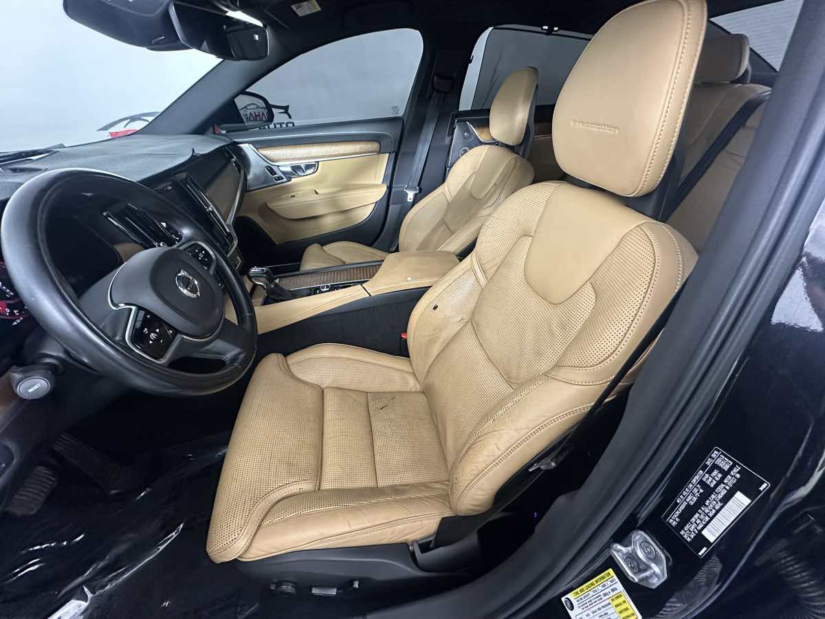 Used 2017 Volvo S90 T6 Inscription w/ Vision Package image 26