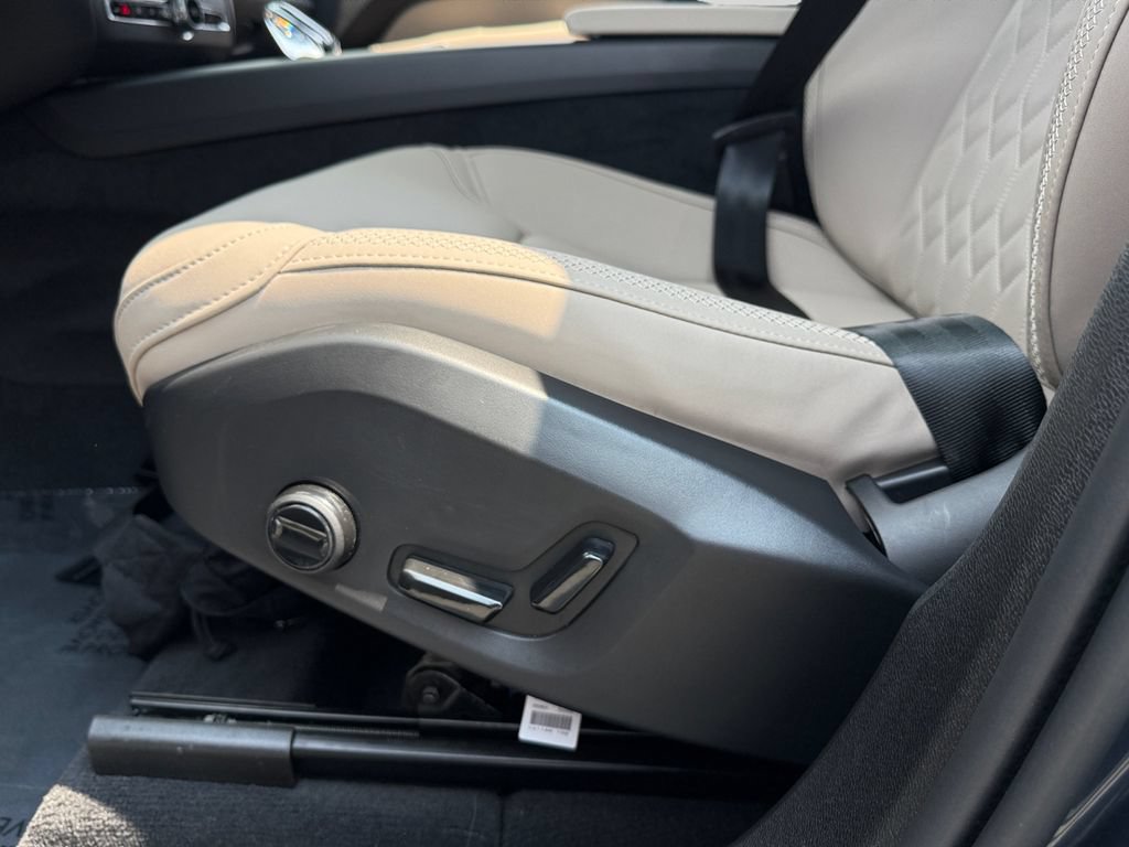 Certified 2026 Volvo XC60 B5 Plus w/ Climate Package AWD/4WD image 31