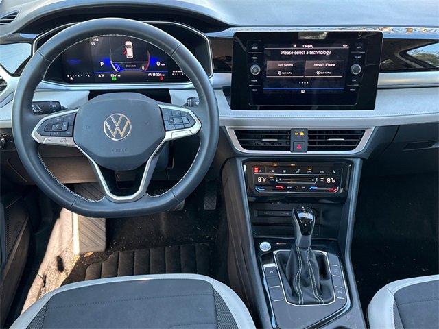 Used 2025 Volkswagen Taos SE image 22