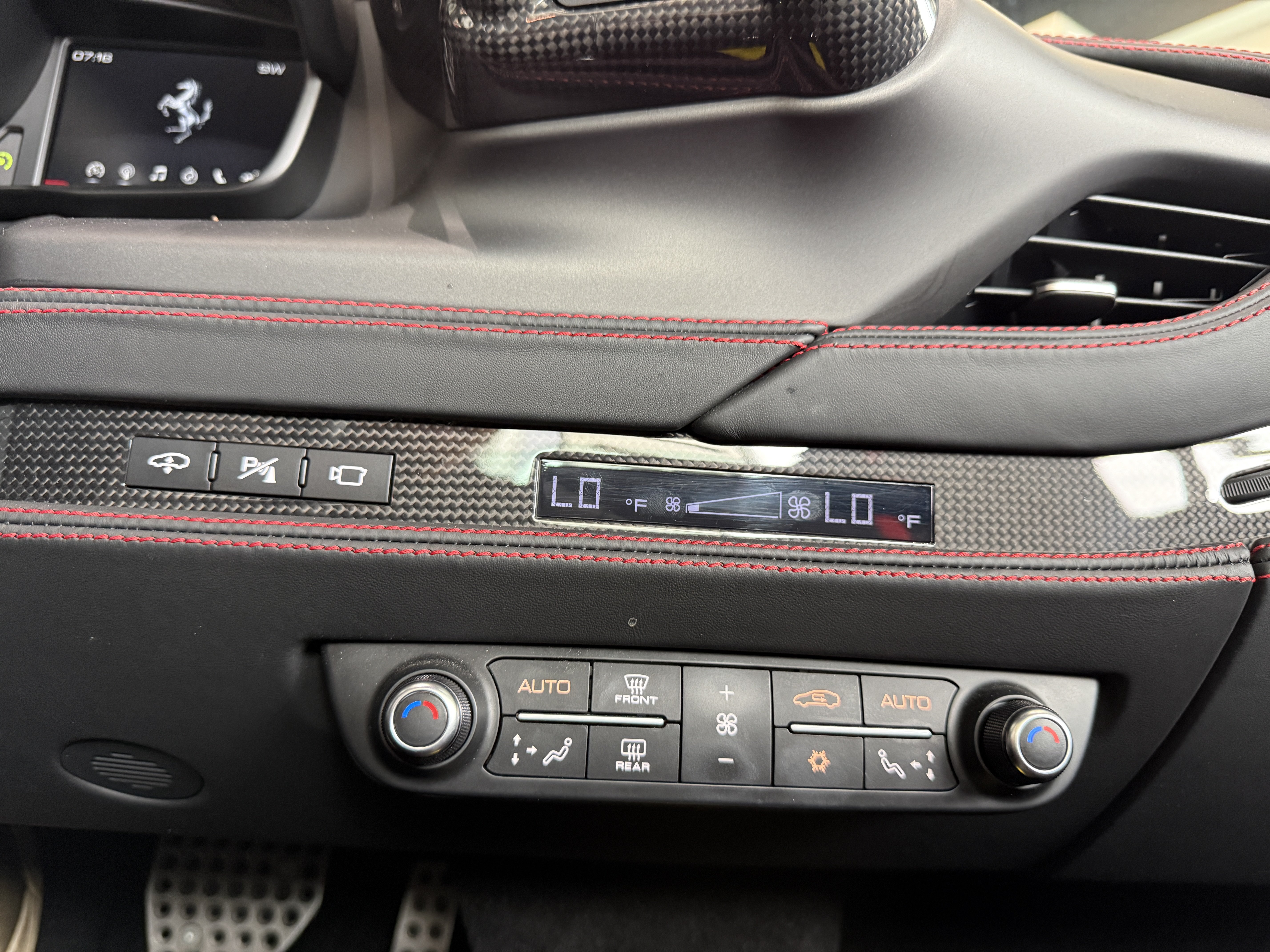 Used 2021 Ferrari F8 Tributo RWD image 24