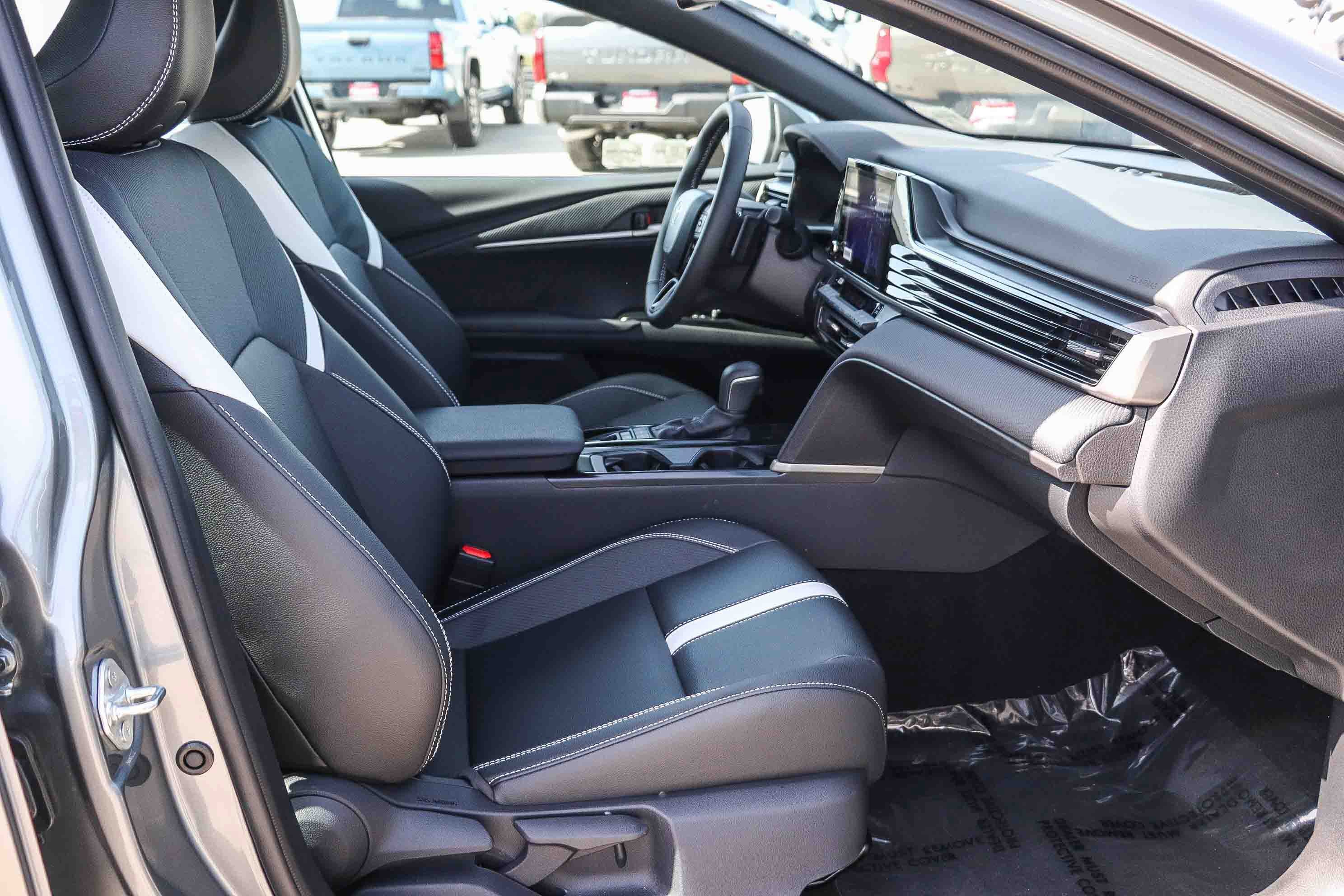 Used 2026 Toyota Camry SE w/ Convenience Package FWD image 17