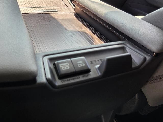 Used 2023 Toyota Sienna XLE FWD image 16