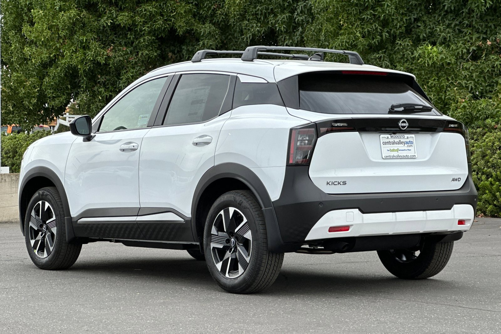 New 2026 Nissan Kicks SV w/ SV Premium Package image 6