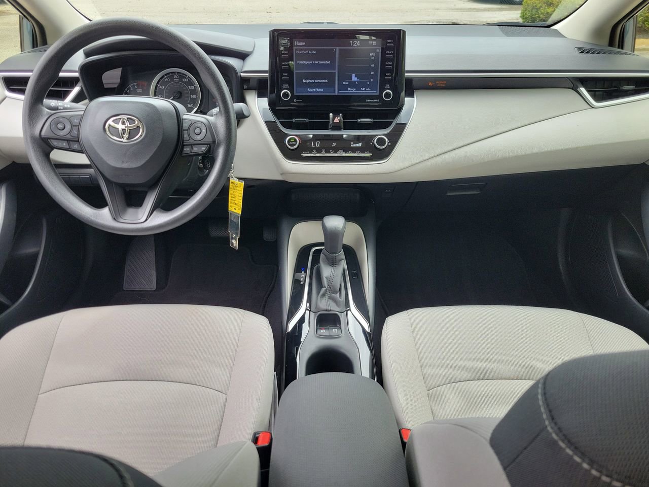 Used 2022 Toyota Corolla LE image 12