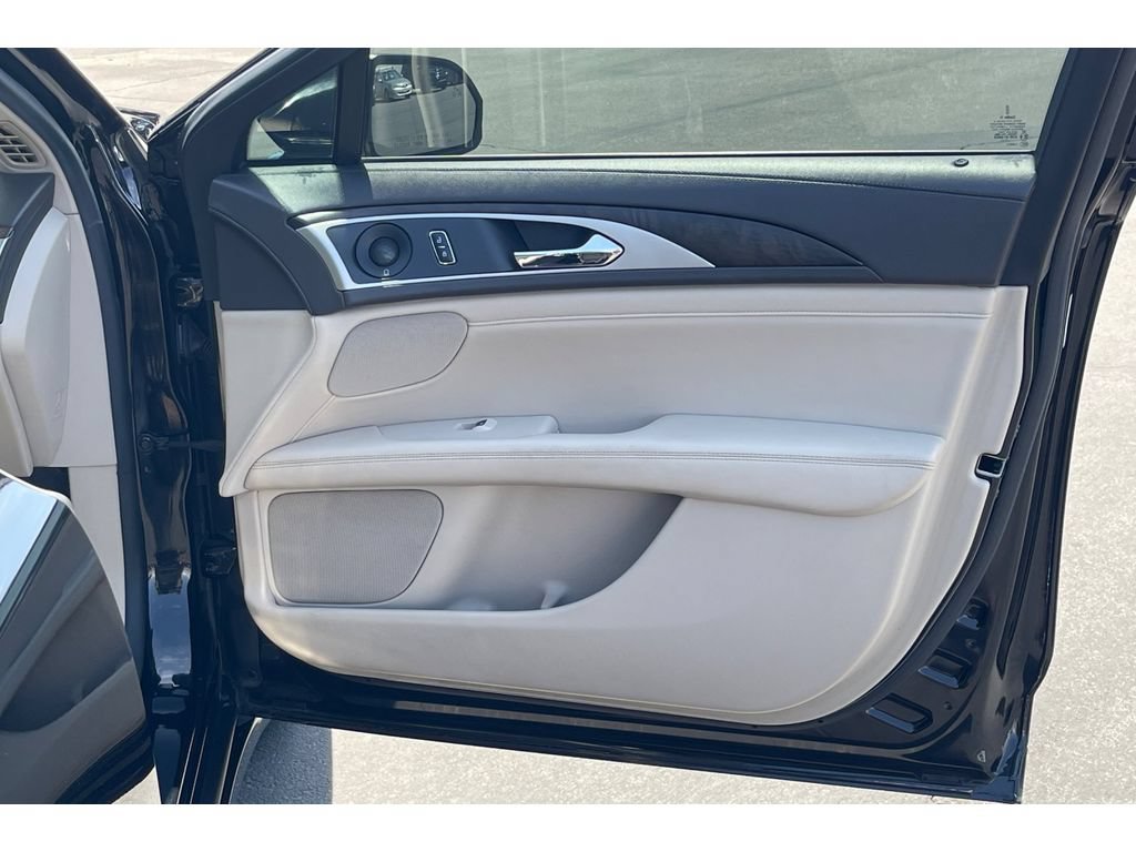 Used 2018 Lincoln MKZ Reserve FWD image 21
