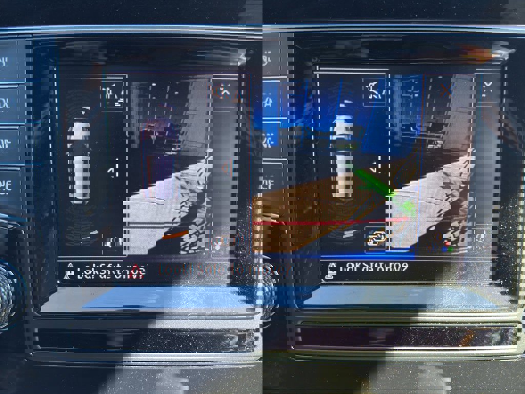 Used 2015 Volkswagen Golf R 4-Door image 13