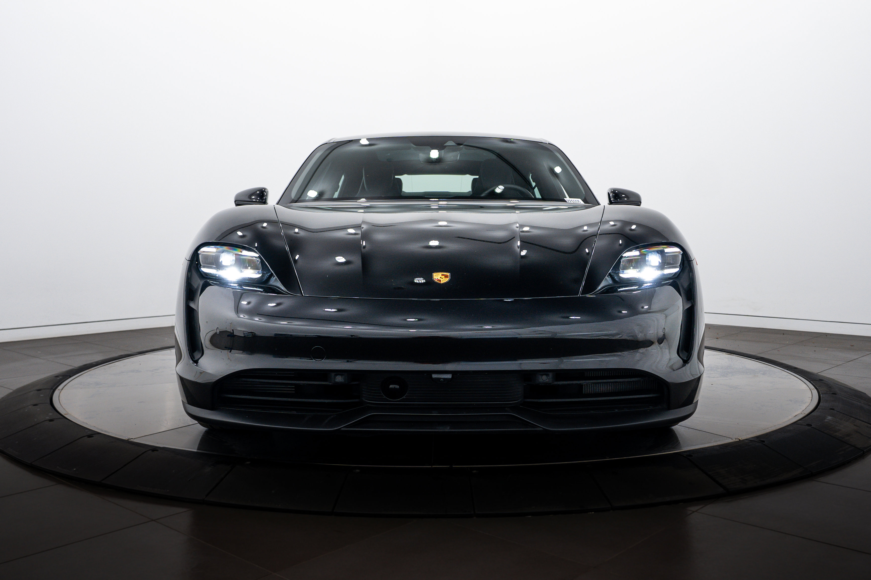 Certified 2024 Porsche Taycan image 10