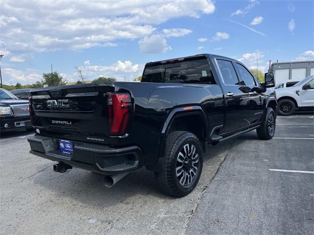 Used 2024 GMC Sierra 2500 Denali Ultimate image 3