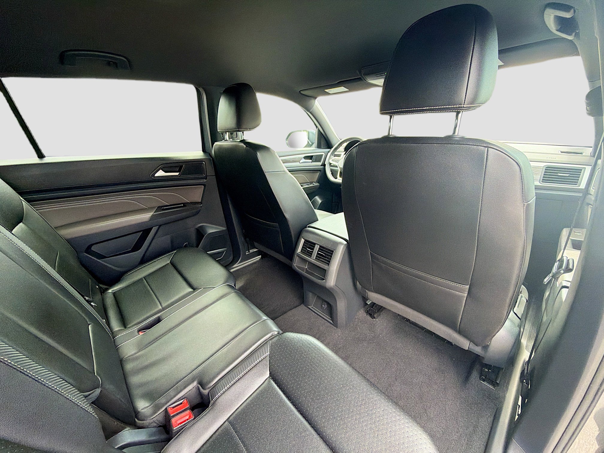 Used 2022 Volkswagen Atlas Cross Sport SE image 29